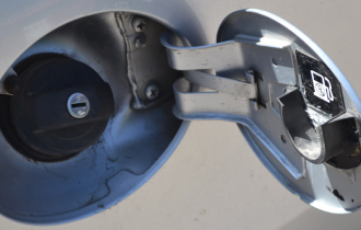 Лючок бензобака для Лада Гранта FL: проблемы с замком и их решение